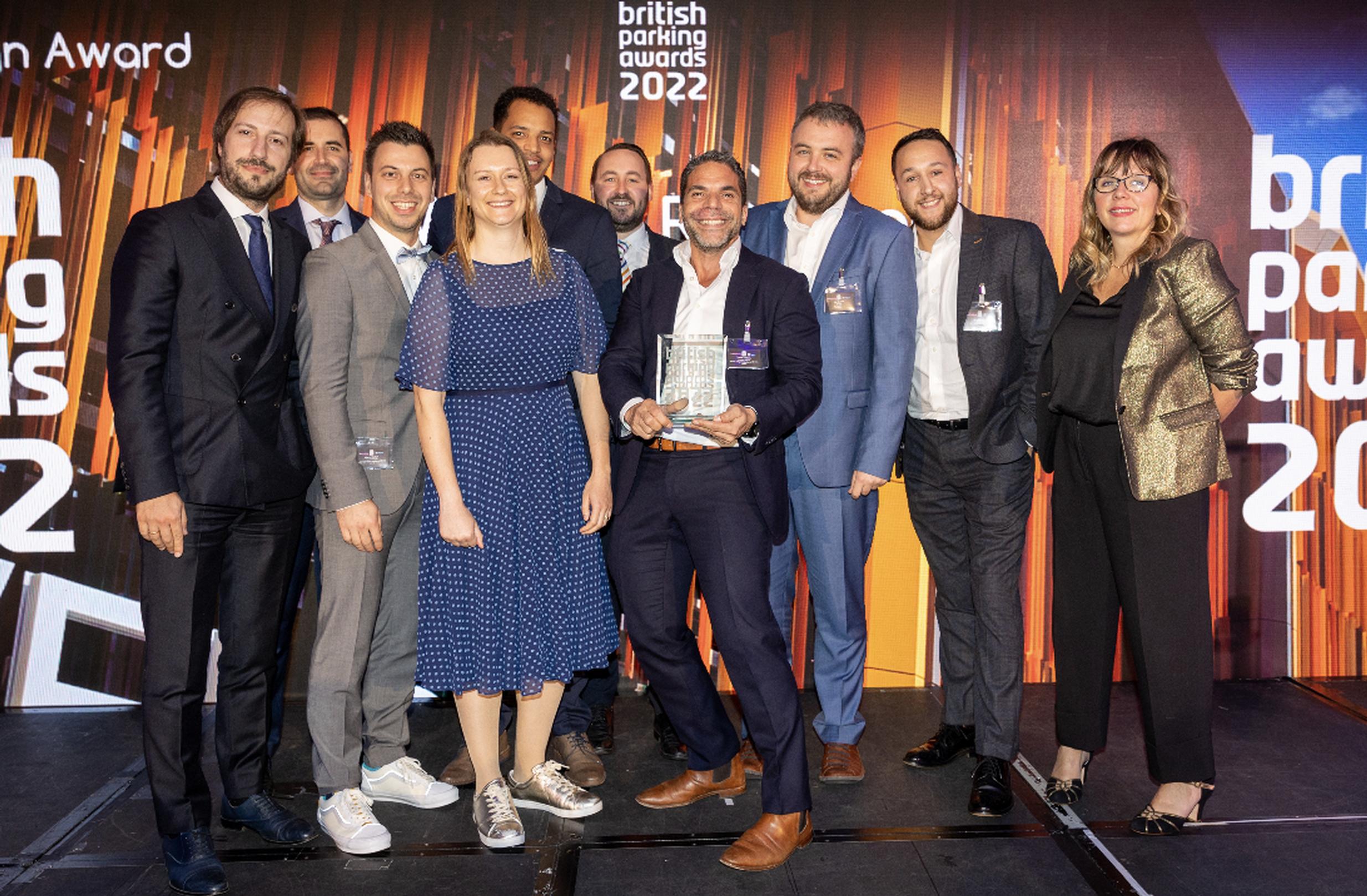 Naoum Karikas, Juan Molina, Marco Reifert, Fiona Petch, Dominik Webster, Craig Copp, Tomer Meirom and Dan Gullock received the trophy from Scott Allis of YourParkingSpace and Kerry Godliman