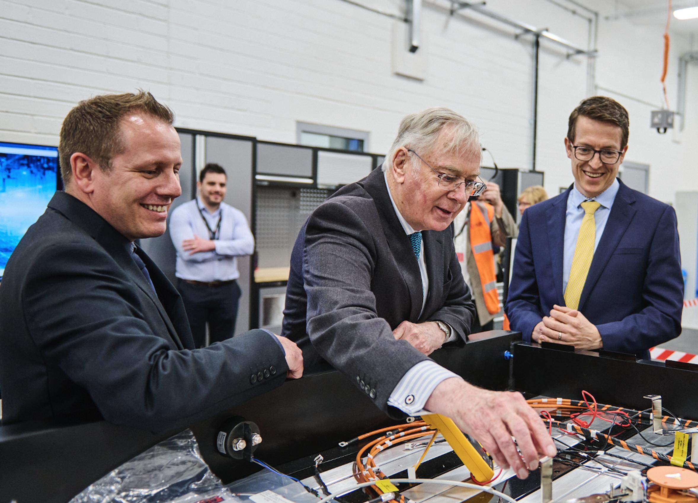 His Royal Highness, the Duke of Gloucester, toured the site, meeting with the TAE Power Solutions team.