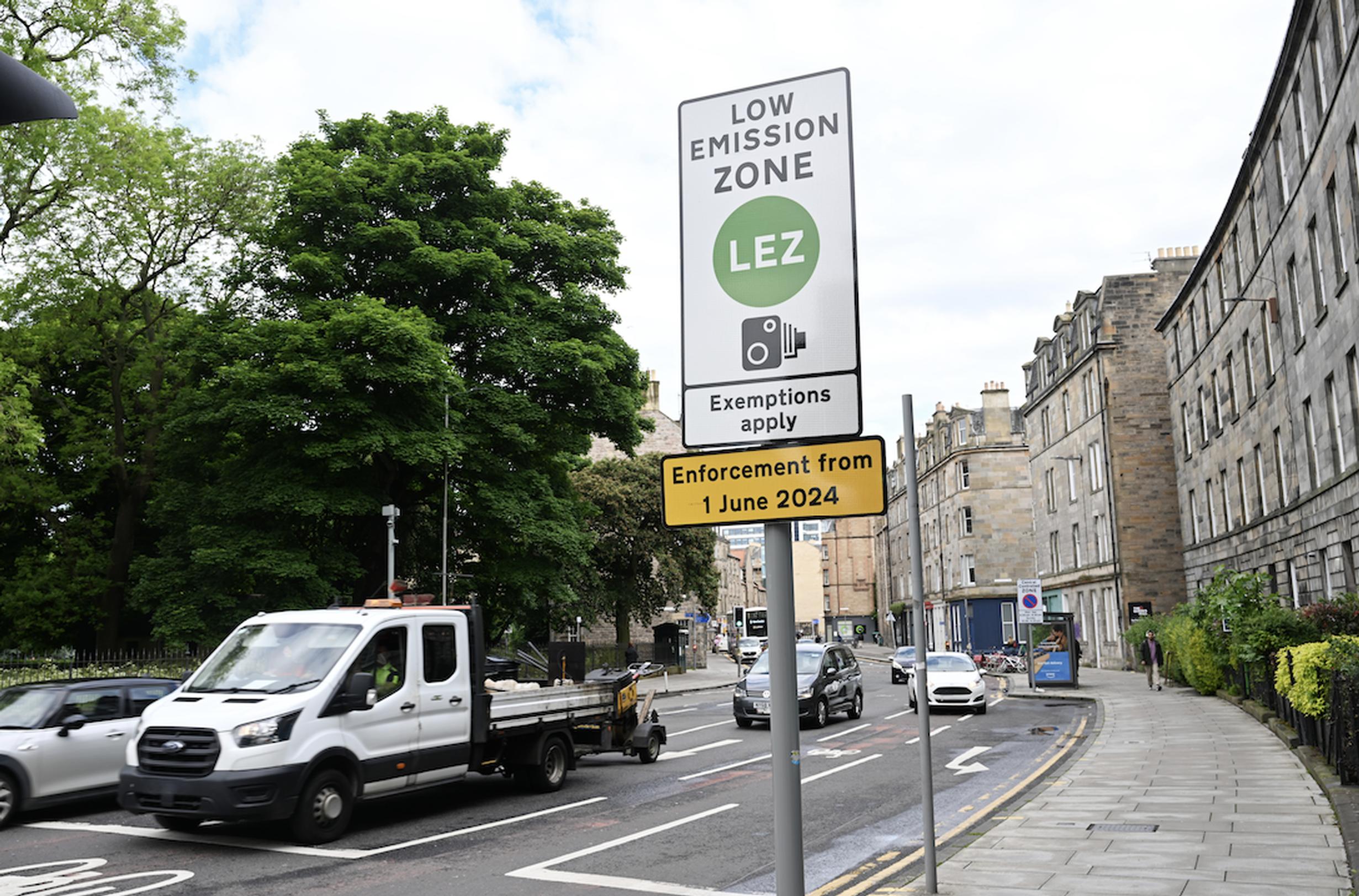 LEZ signage in Edinburgh