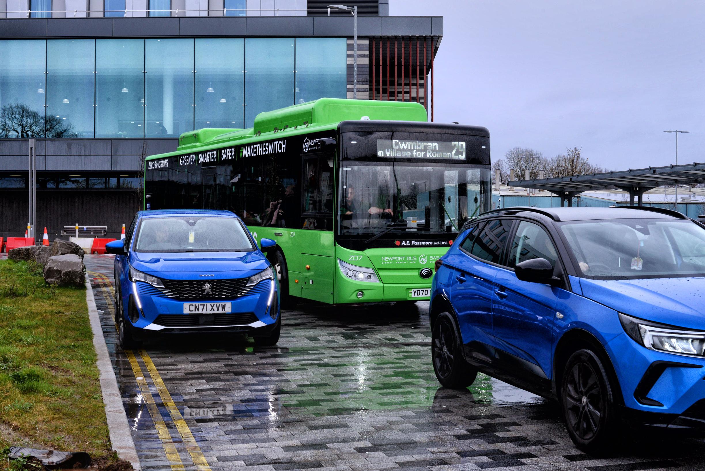 Despite the 2008 requirement for Welsh health boards to have sustainable travel plans in place, the Grange Hospital opened in 2020 on a site designed for access by car only. Only one bus route has been extended to serve the hospital, as seen in this photo