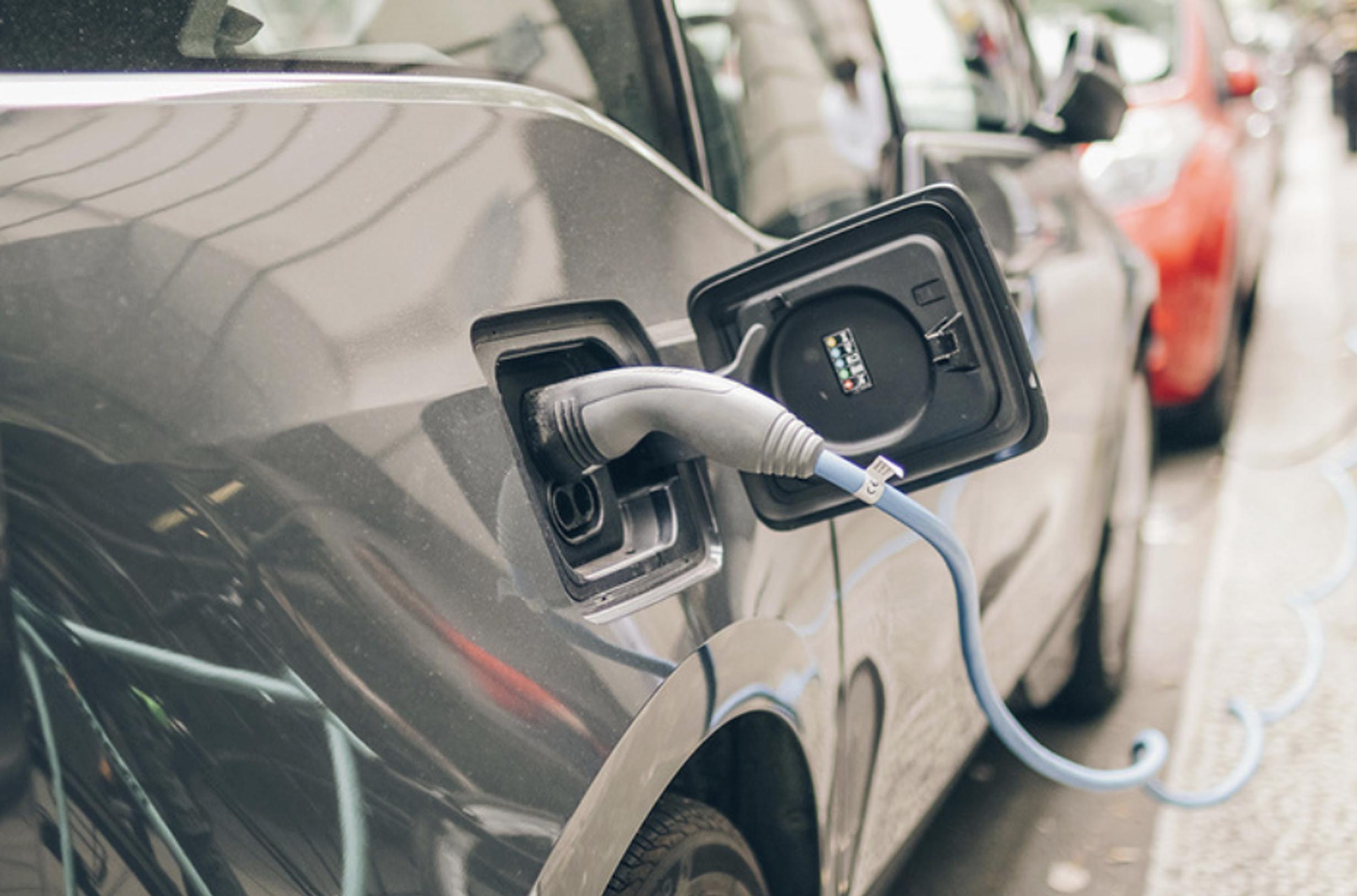 Currently more than two-thirds of car manufacturers in the UK, including Nissan and Stellantis, have already committed to fully transitioning to electric cars by 2030