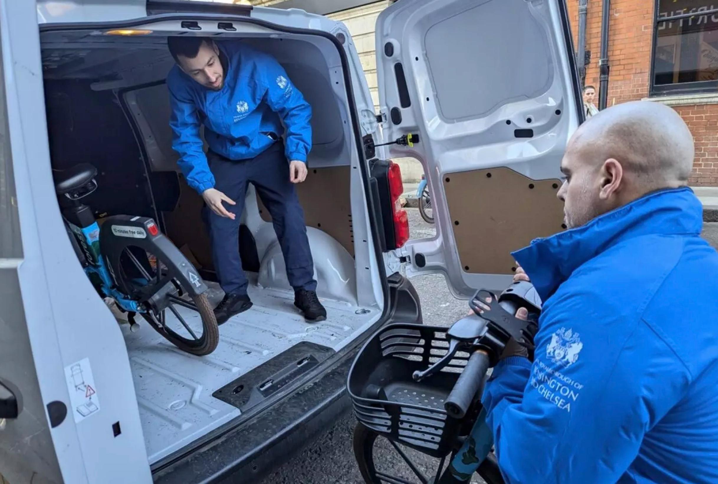 Kensington & Chelsea enforcement officers remove abandoned e-bikes